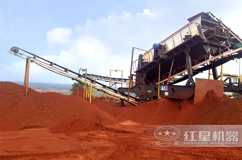 移動式廢舊紅磚粉碎機(jī)現(xiàn)場 移動式廢舊紅磚粉碎機(jī)現(xiàn)場