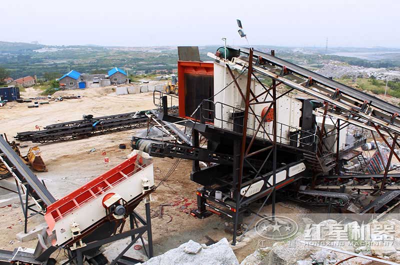 輪胎移動篩分站設備現(xiàn)場 輪胎移動篩分站設備現(xiàn)場