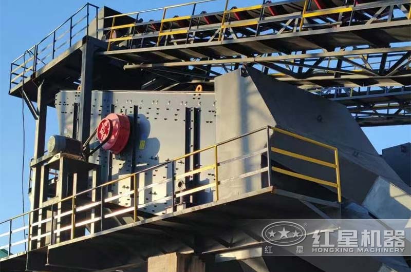 振動篩分機現(xiàn)場 振動篩分機現(xiàn)場